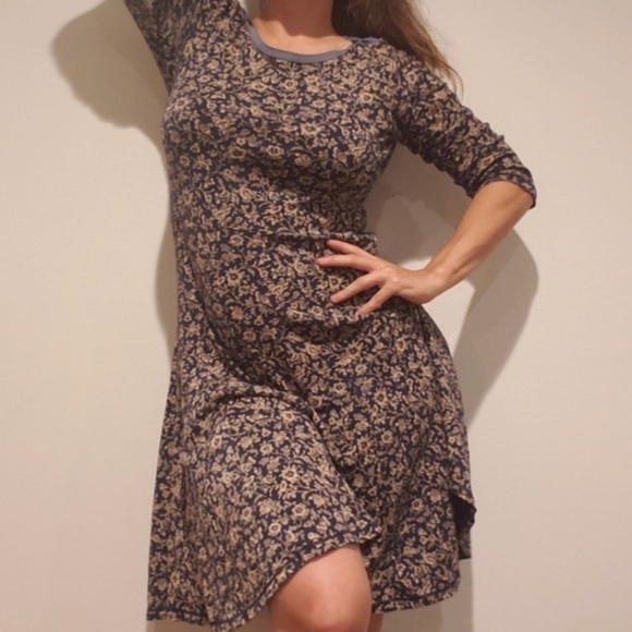 Ralph Lauren Dresses & Skirts - Vintage Ralph Lauren navy/tan floral fit & flare midi dress size large